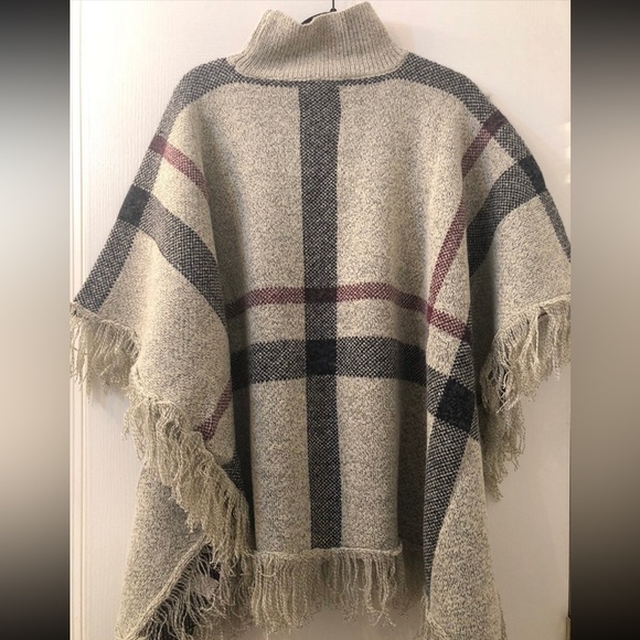 Davi & Dani perfect posh plaid poncho OSFA - Picture 2 of 9